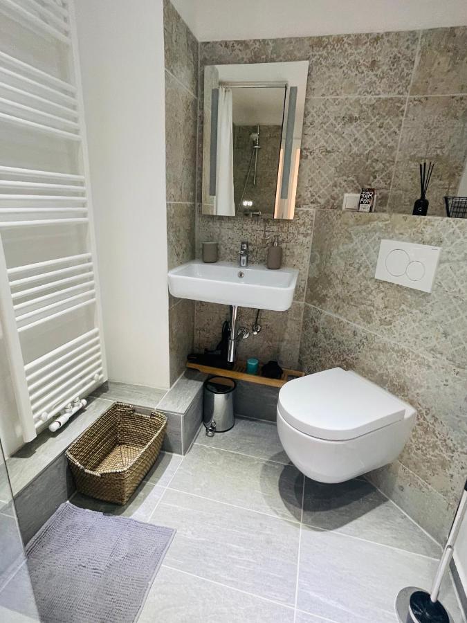 Modern * Zentral * Netflix * Arbeitsplatz Apartment Wuppertal Bagian luar foto